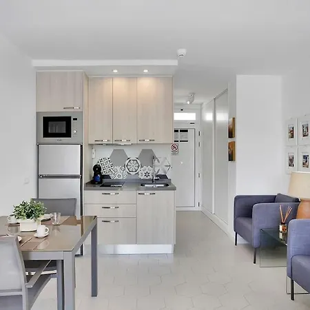 Alexander Playa De Americas Apartman