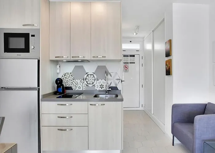 Alexander Playa De Americas Apartman